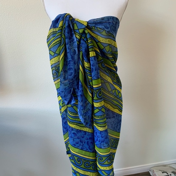 Sarong - Picture 2 of 6